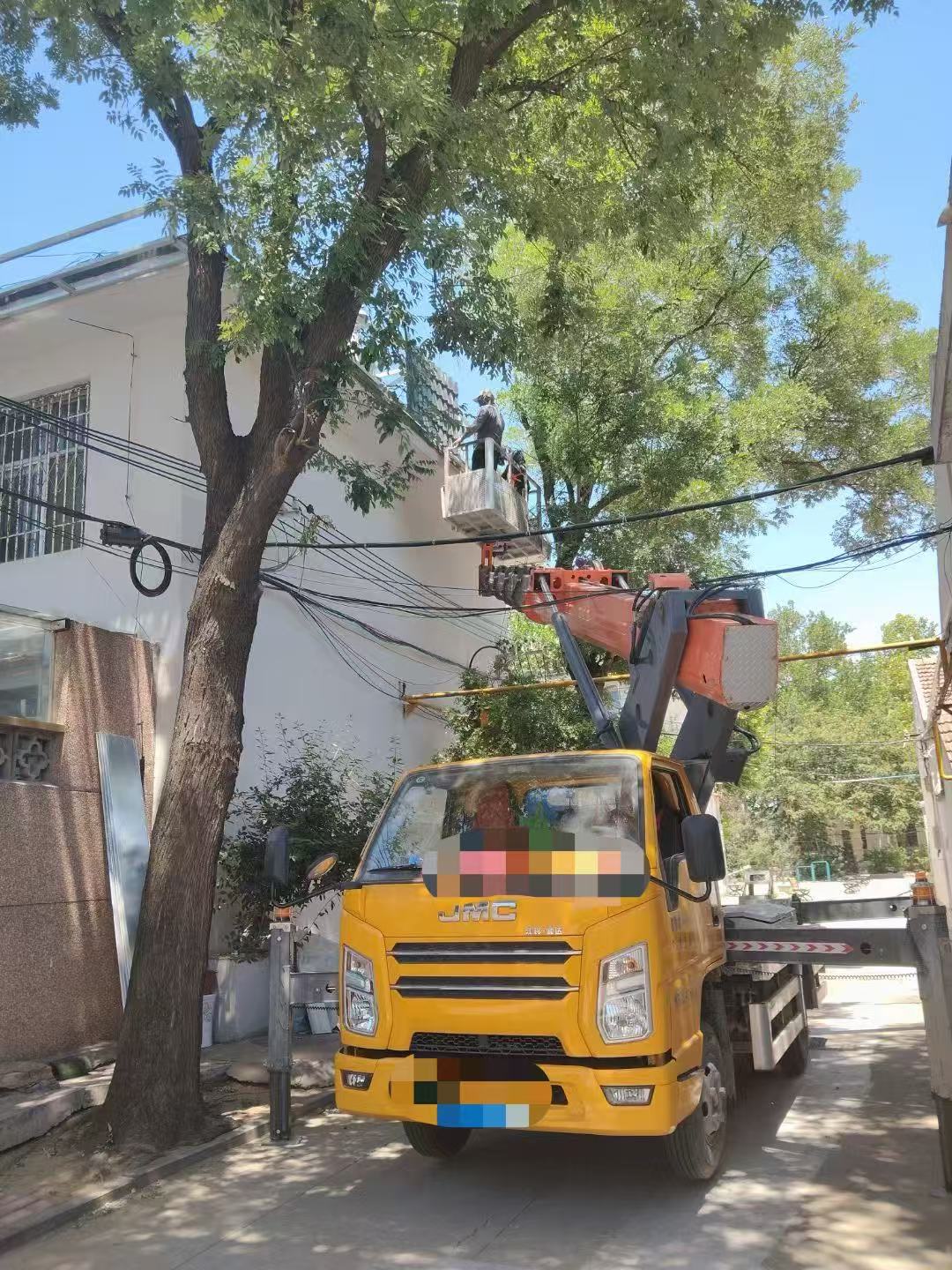 富川高空作业车能吊装重物吗？最大承载多少公斤？