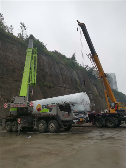 富川“不怕风雨冻”—— 吊车的 “恶劣环境适应” 技术